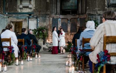 A to Z of wedding planning U for Unplugged Wedding