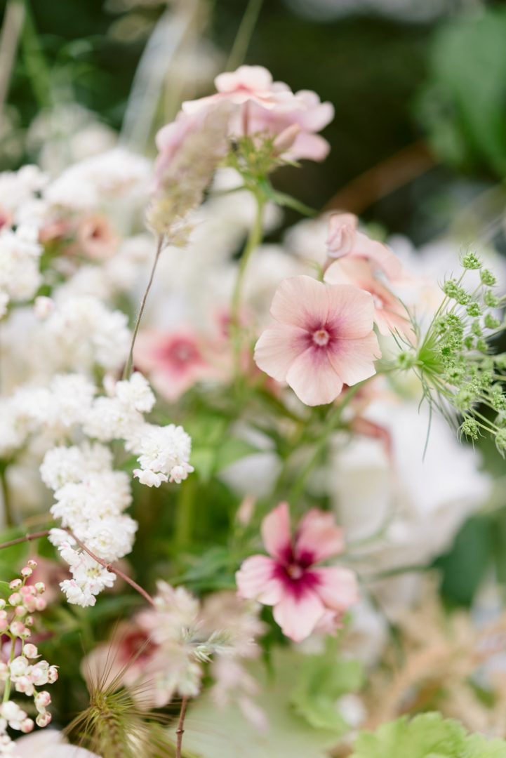 pretty pink cottagcore flowers Wedding trends inspired by interior design